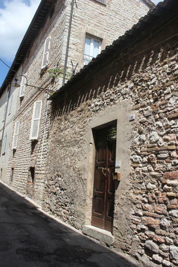 Residence Via Benamati Cagli Exteriör bild